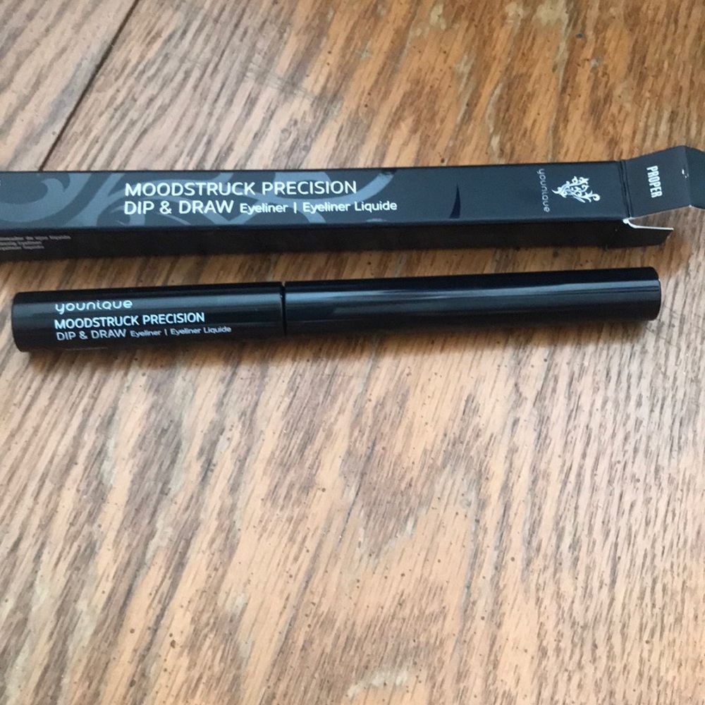 Younique Moodstruck Dip & Draw eyeliner Proper